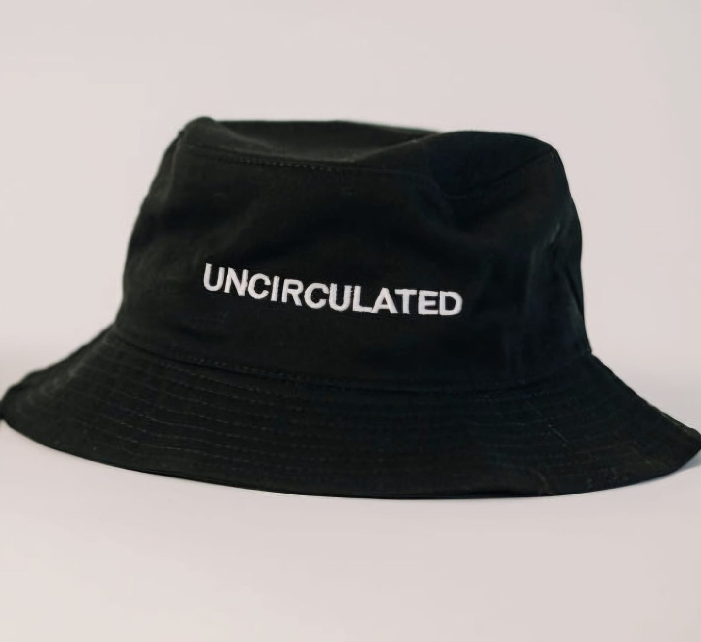 (UNCIRCULATED) EMBROIDERED BUCKET HAT